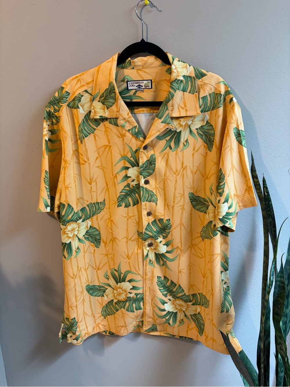 Caribbean Joe “Let Go” Men’s Tropical Hawaiian Shirt — Size Large
#0024